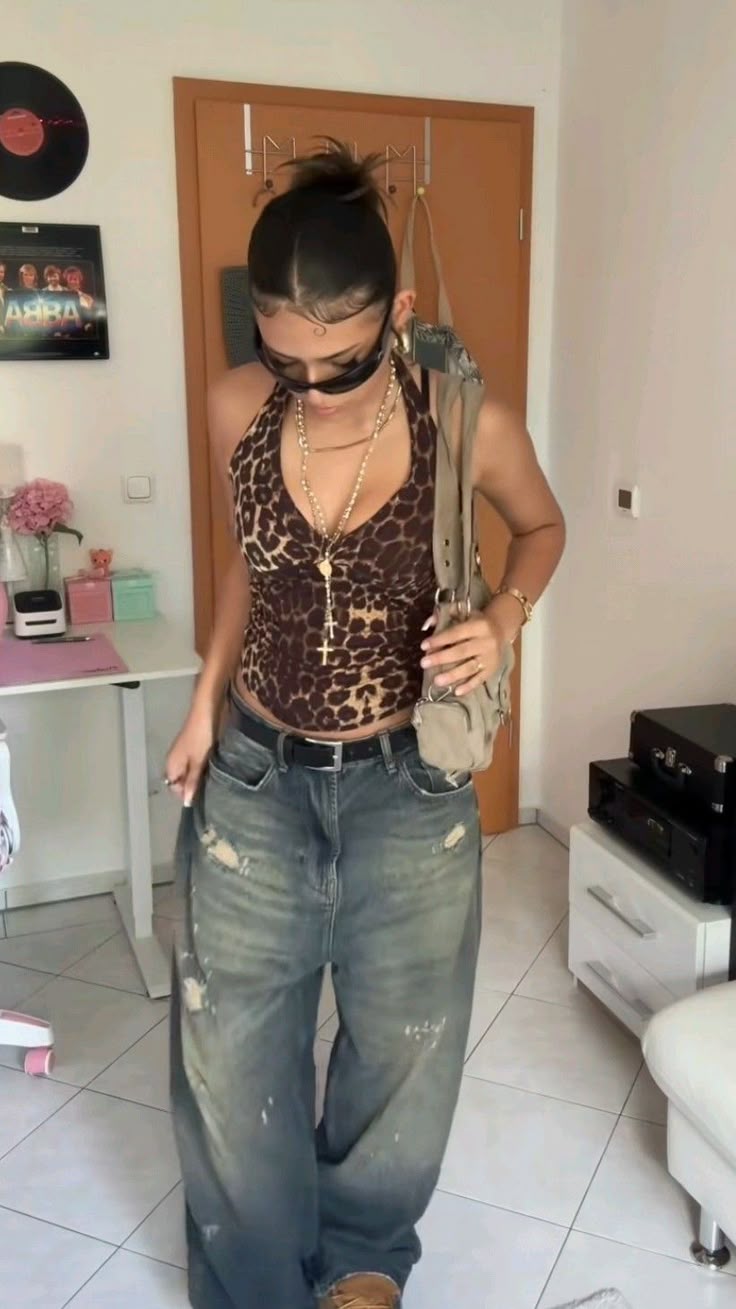 Y2K Fashion low rise jeans and baby tee